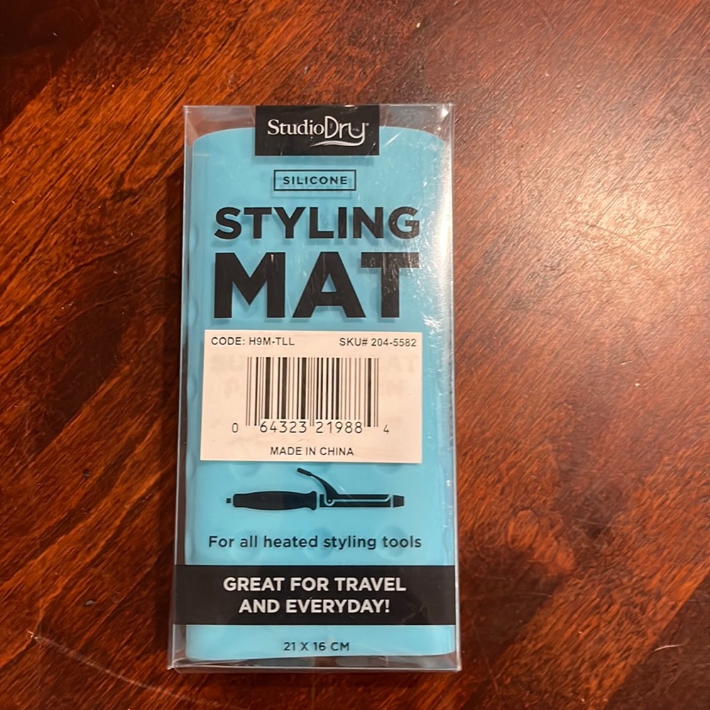 New inbox, studio dry silicone styling mat